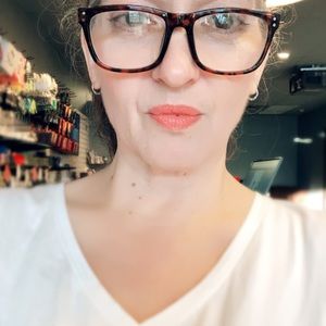 Meet your Posher, Deb